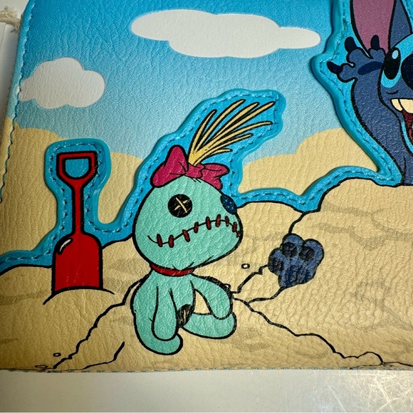 NWT. Disney Loungefly Lilo & Stitch Scrump Beach Scene Zip Around Wallet - Picture 4 of 16